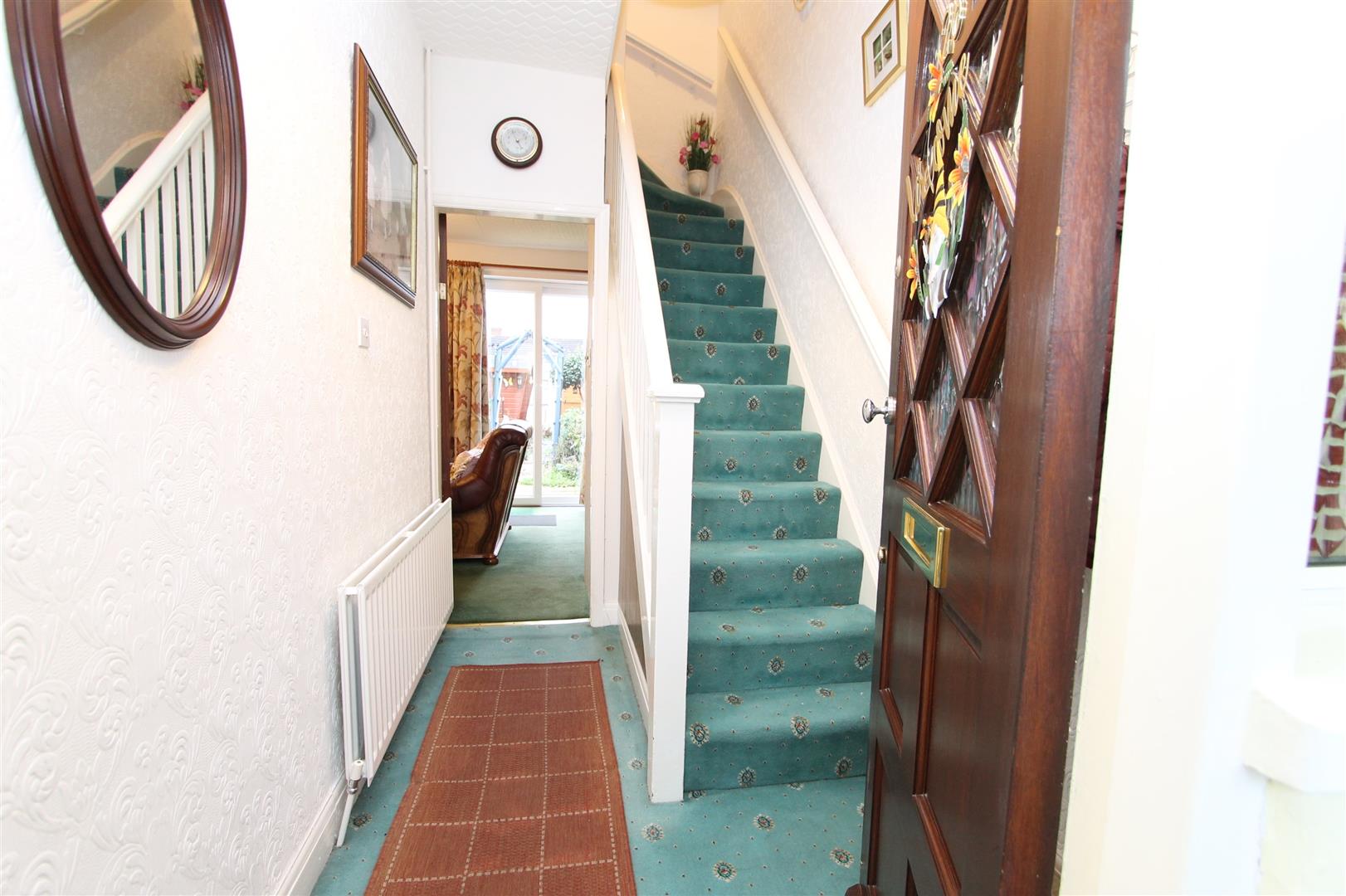 3 bed property in The Foxholes, Kidderminster